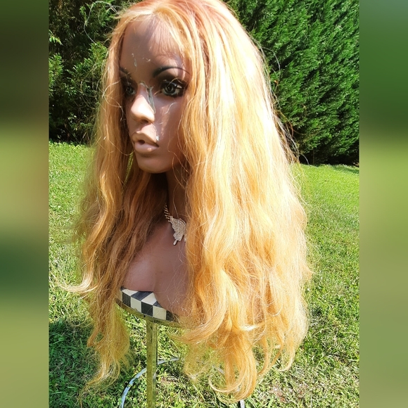 28 inches Full Lace HUMAN HAIR BLEND - Picture 4 of 8